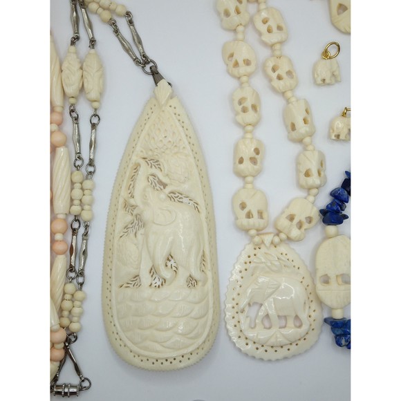 4 Carved Bone necklaces and 2 elephant pendants - Picture 3 of 4
